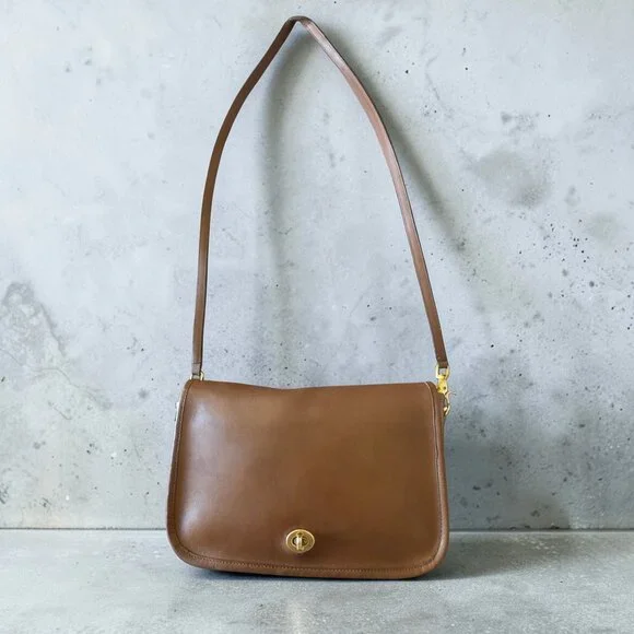 Vintage Coach 2325 British Tan NYC Glove Tanned Leather Turnlock Flap Bag USA